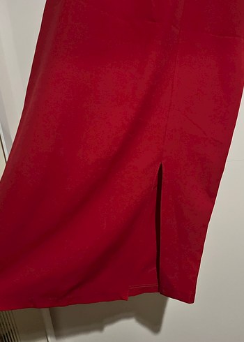 Kırmızı Uzun Straplez Fırfırlı Elbise - Görsel 4