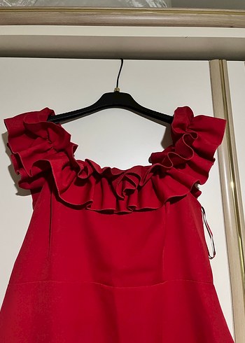 Kırmızı Uzun Straplez Fırfırlı Elbise - Görsel 2