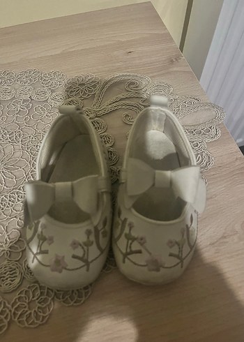 Kız Bebek Nakışlı Fiyonklu İlk Adım Ayakkabısı - Görsel 2