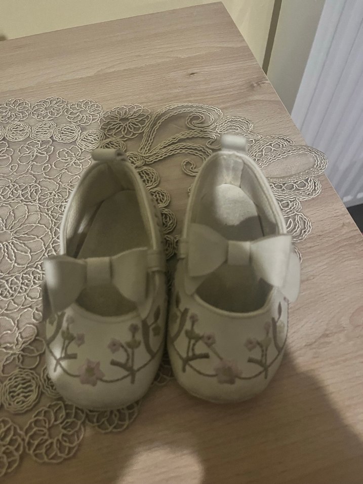 Kız Bebek Nakışlı Fiyonklu İlk Adım Ayakkabısı - Görsel 2