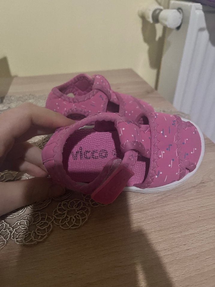 Kız Çocuk Pembe Cırt Cırtlı Terlik - Görsel 3