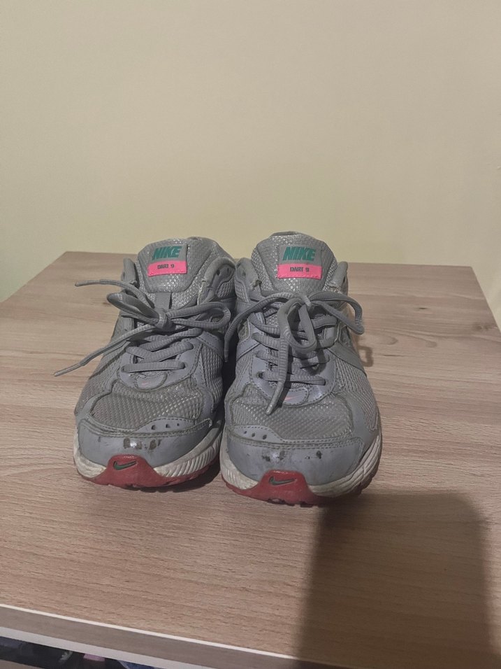 Gri Nike Spor Ayakkabı Kadınlar için - Görsel 3