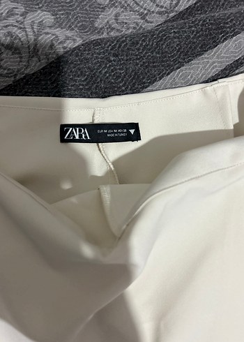 Zara Zara krem mini etek