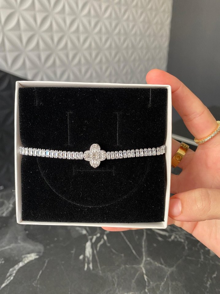 Zincir Detaylı Altın Renk Kadın Bileklik - Görsel 4