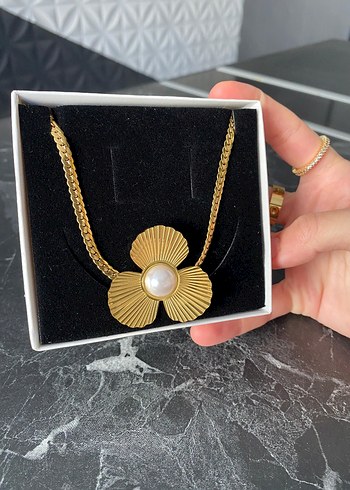 Altın Renk Mini Çiçekli Kolye - Görsel 2