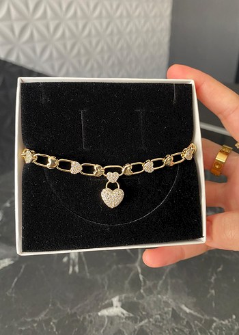 Zincir Detaylı Parlak Altın Bileklik - Görsel 3