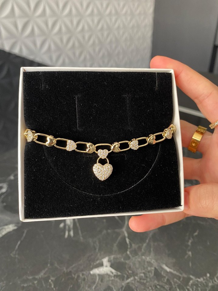 Zincir Detaylı Parlak Altın Bileklik - Görsel 3