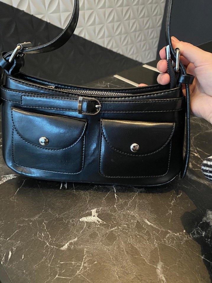 Siyah Deri Tokalı Kadın Çantası - Görsel 2