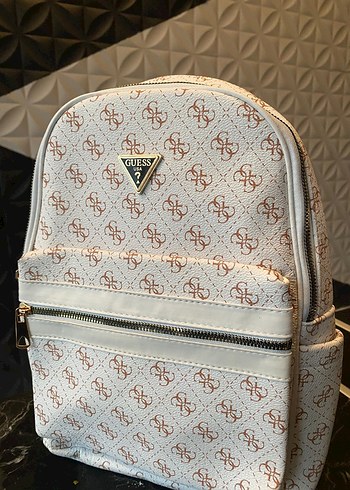Guess Sırt Çantası - Görsel 2