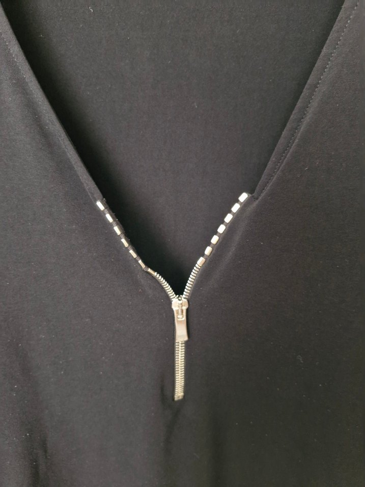 Fermuarlı V Yaka Siyah bluz - Görsel 2