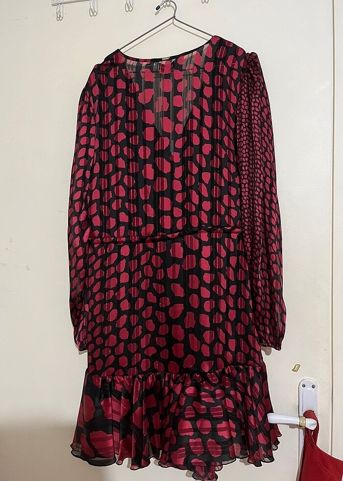 etiketli desenli elbise - Görsel 3