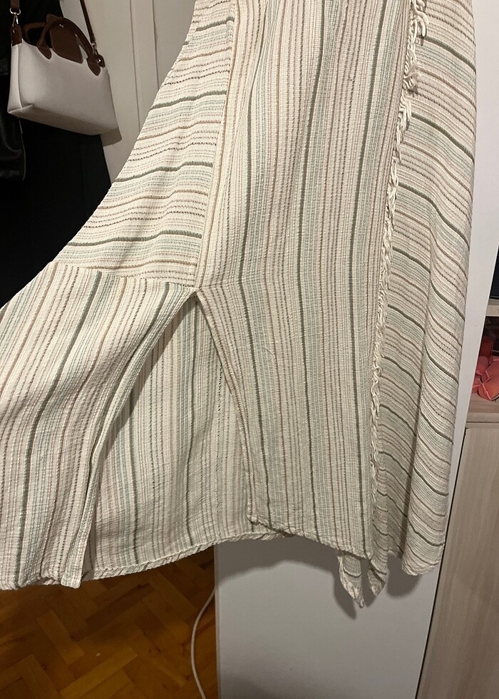 yirtmaç detaylı midi elbise - Görsel 3