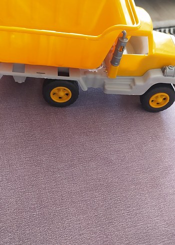 Beden Renk Sarı ve Gri Oyuncak Kamyon