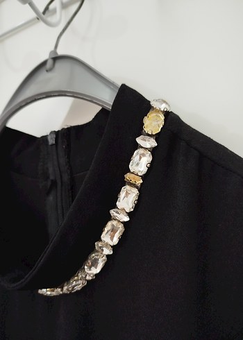 Uzun Kollu Siyah Nakışlı Uzun Abiye Elbise - Görsel 5