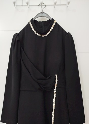 Uzun Kollu Siyah Nakışlı Uzun Abiye Elbise - Görsel 4