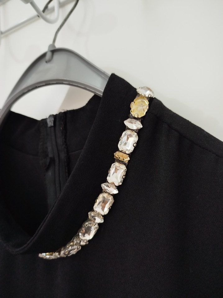 Uzun Kollu Siyah Nakışlı Uzun Abiye Elbise - Görsel 5