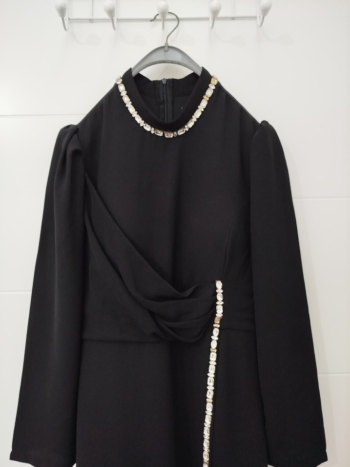 Uzun Kollu Siyah Nakışlı Uzun Abiye Elbise - Görsel 4