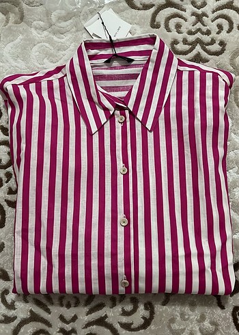 Düğmeli Pembe Çizgili Kısa Kollu Gömlek