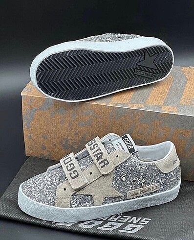 Golden Goose Deluxe golden goose sneaker