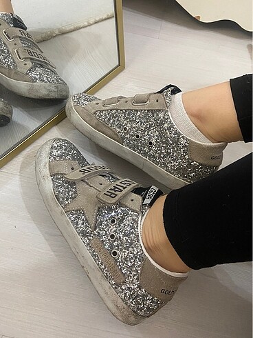 Golden Goose Deluxe Golden goose sneaker