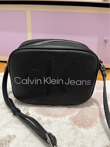 Calvin Klein çanta