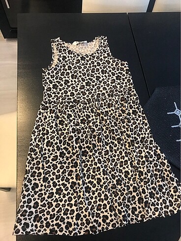 H&M leopar elbise.Kızıma almıştım hiç giyinmedi küçülmüş yenidir