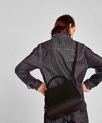 Zara Zara Fermuarlı Orta Boy Tote Askılı Siyah Çanta
