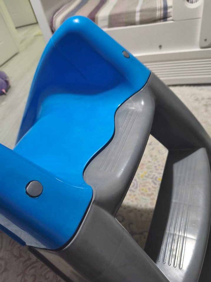 Mavi ve Gri Çocuk Kaydırağı - Görsel 3