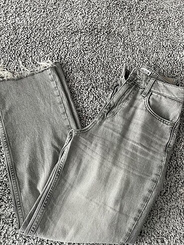 Zara Straight jean