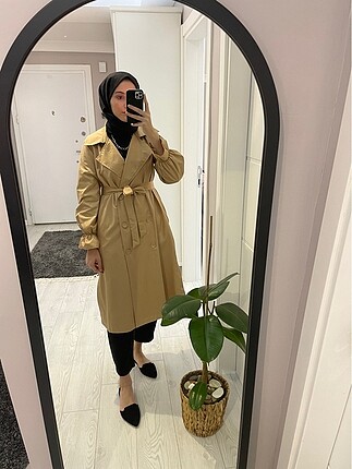 Camel renk kollları lastikli trençkot