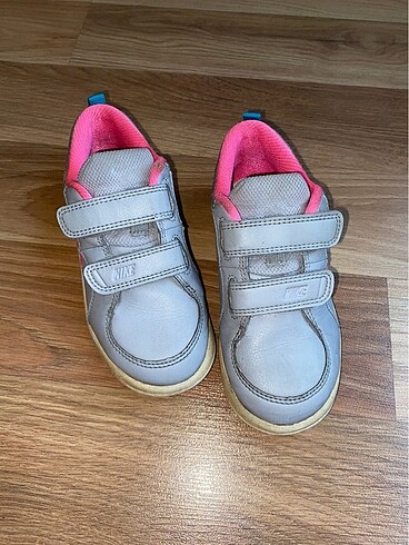 27 Beden Nike spor ayakkabı gri pembe