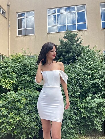 Beyaz Korse Elbise