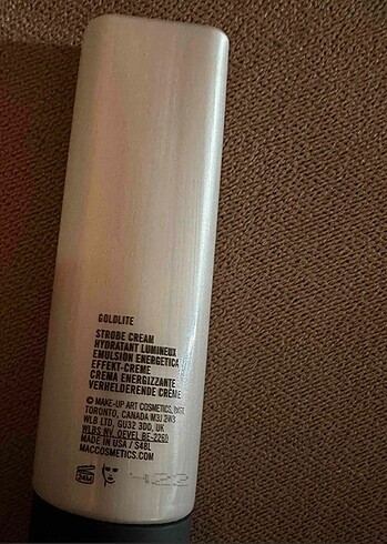 Beden Mac strobe cream