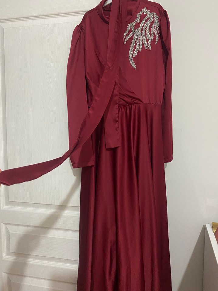 Bordo İşlemeli Uzun Kollu Abiye Elbise - Görsel 4