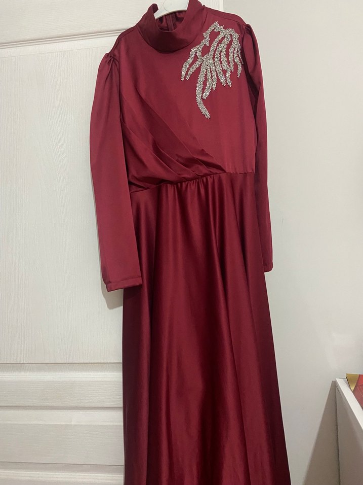 Bordo İşlemeli Uzun Kollu Abiye Elbise - Görsel 2