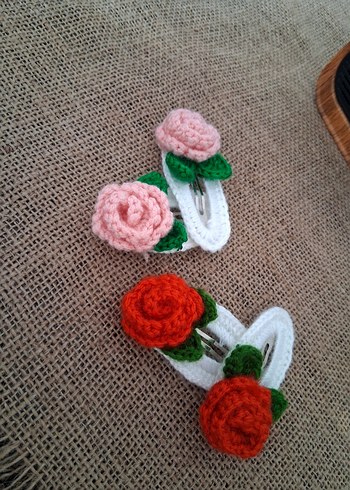 Örgü Pembe Çiçekli Bebek Toka Seti - Görsel 3