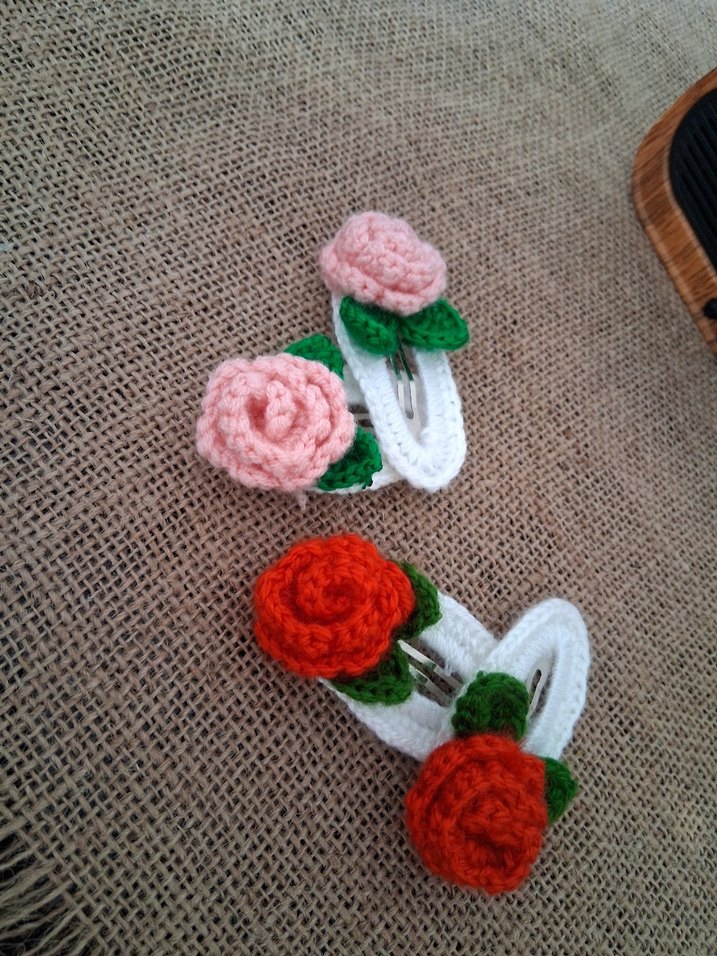 Örgü Pembe Çiçekli Bebek Toka Seti - Görsel 3