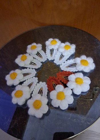 Örgü Çiçekli Beyaz Çocuk Toka Seti - Görsel 2