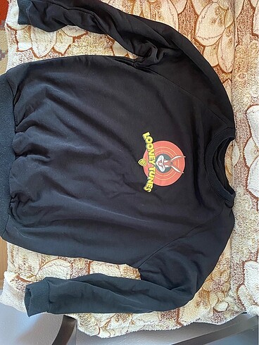 Siyah baskılı sweatshirt