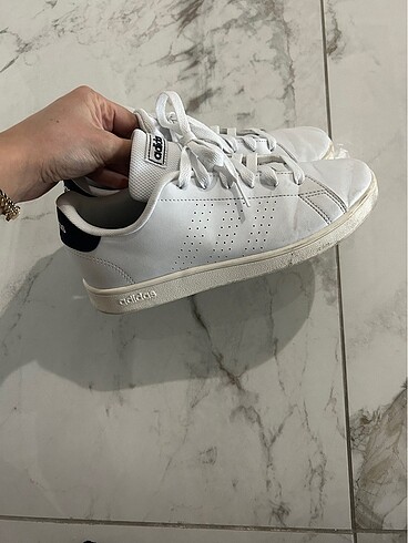 36,5 Beden Adidas spor ayakkabı