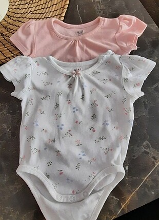 H&M 2 adet body 1 yelek,3 lü fiyat