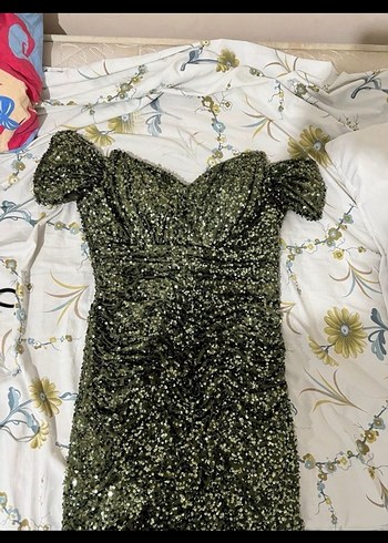 Parlak Altın Renkli V Yakalı Uzun Abiye Elbise - Görsel 5