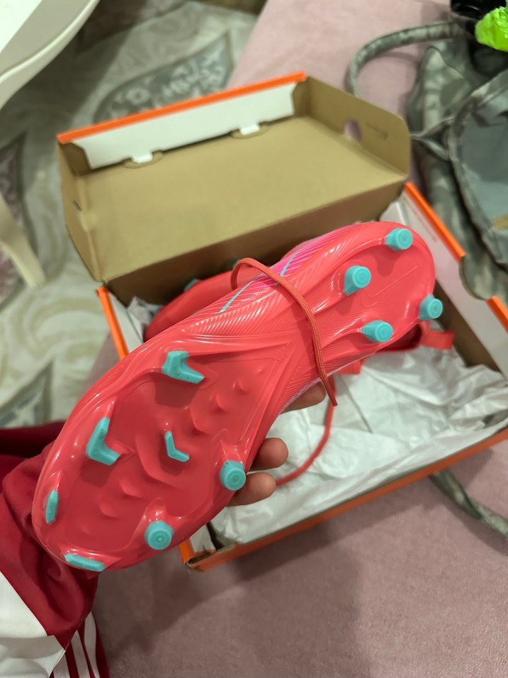 Pembe Bağcıklı Erkek Futbol Ayakkabısı - Görsel 3