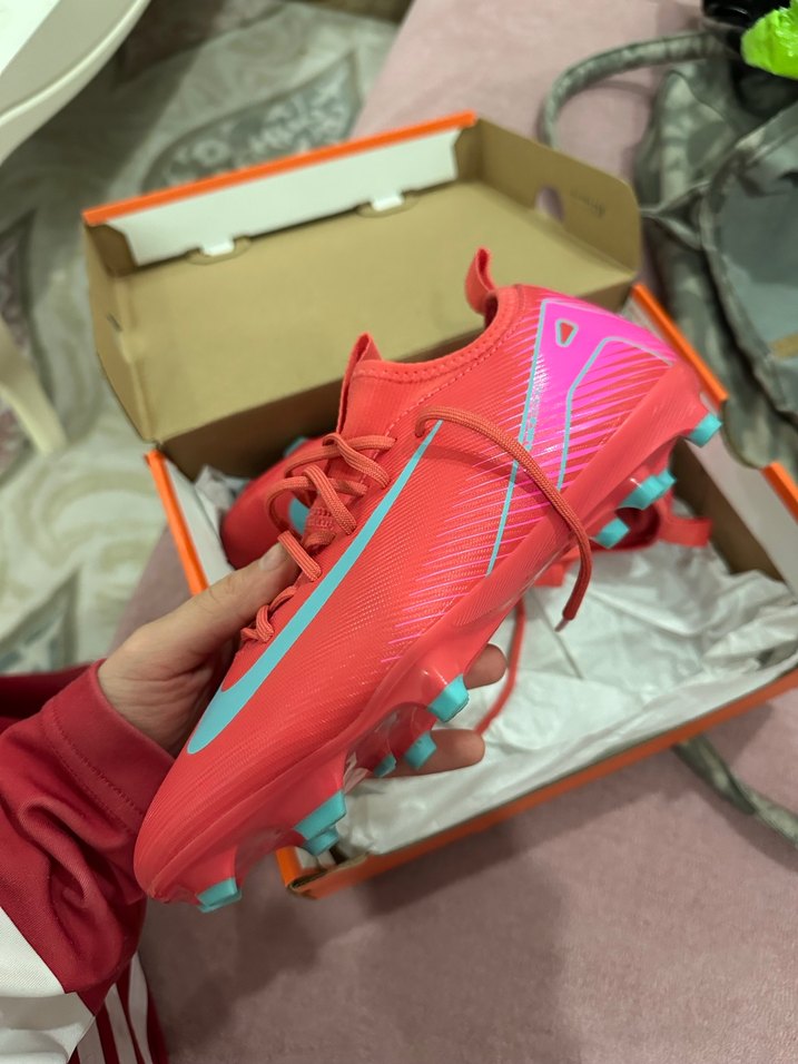 Pembe Bağcıklı Erkek Futbol Ayakkabısı - Görsel 2