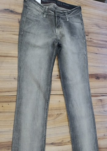 LC Waikiki Gri Yikamali Dar Kesim Jean