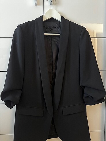 Zara Kol Detaylı Blazer