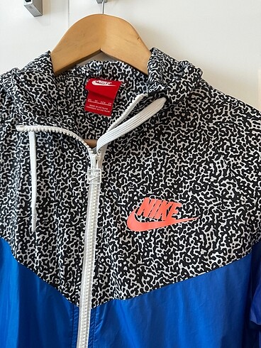 Nike Rüzgarlık