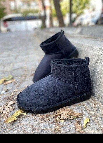 Ultra mini siyah ugg