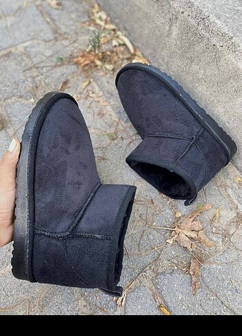 37 Beden siyah Renk UGG mini