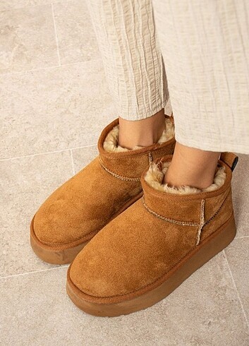 UGG platform